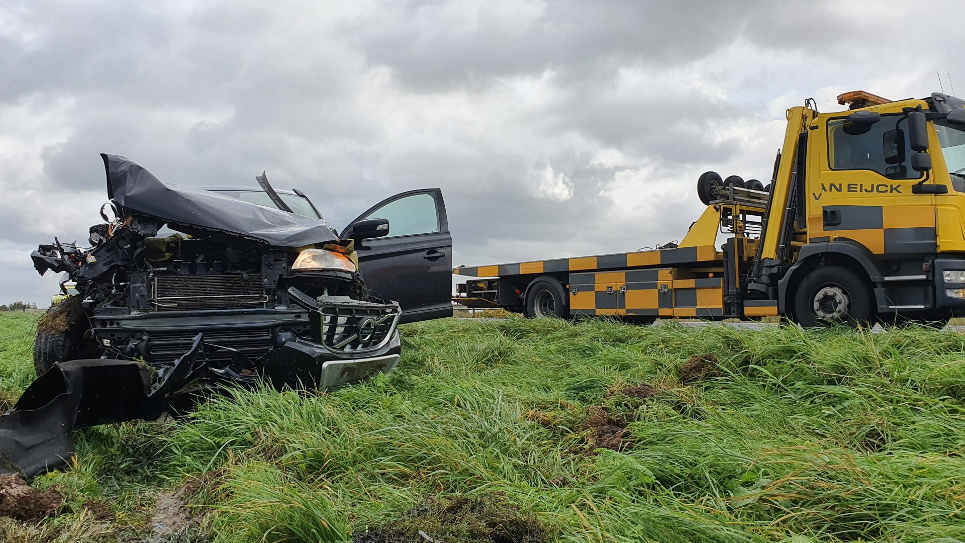 Autoberging na ongeval op pech door bergingsbedrijf van eijck